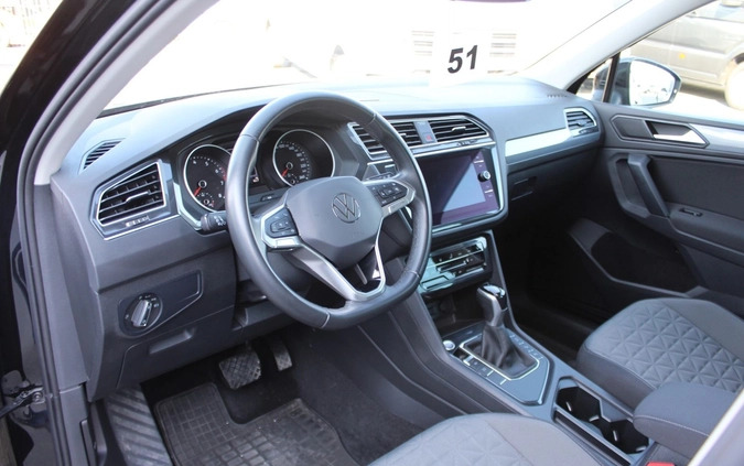 Volkswagen Tiguan cena 127900 przebieg: 30500, rok produkcji 2021 z Drohiczyn małe 277